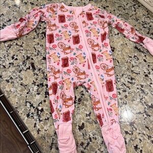 Little Crowns and Capes